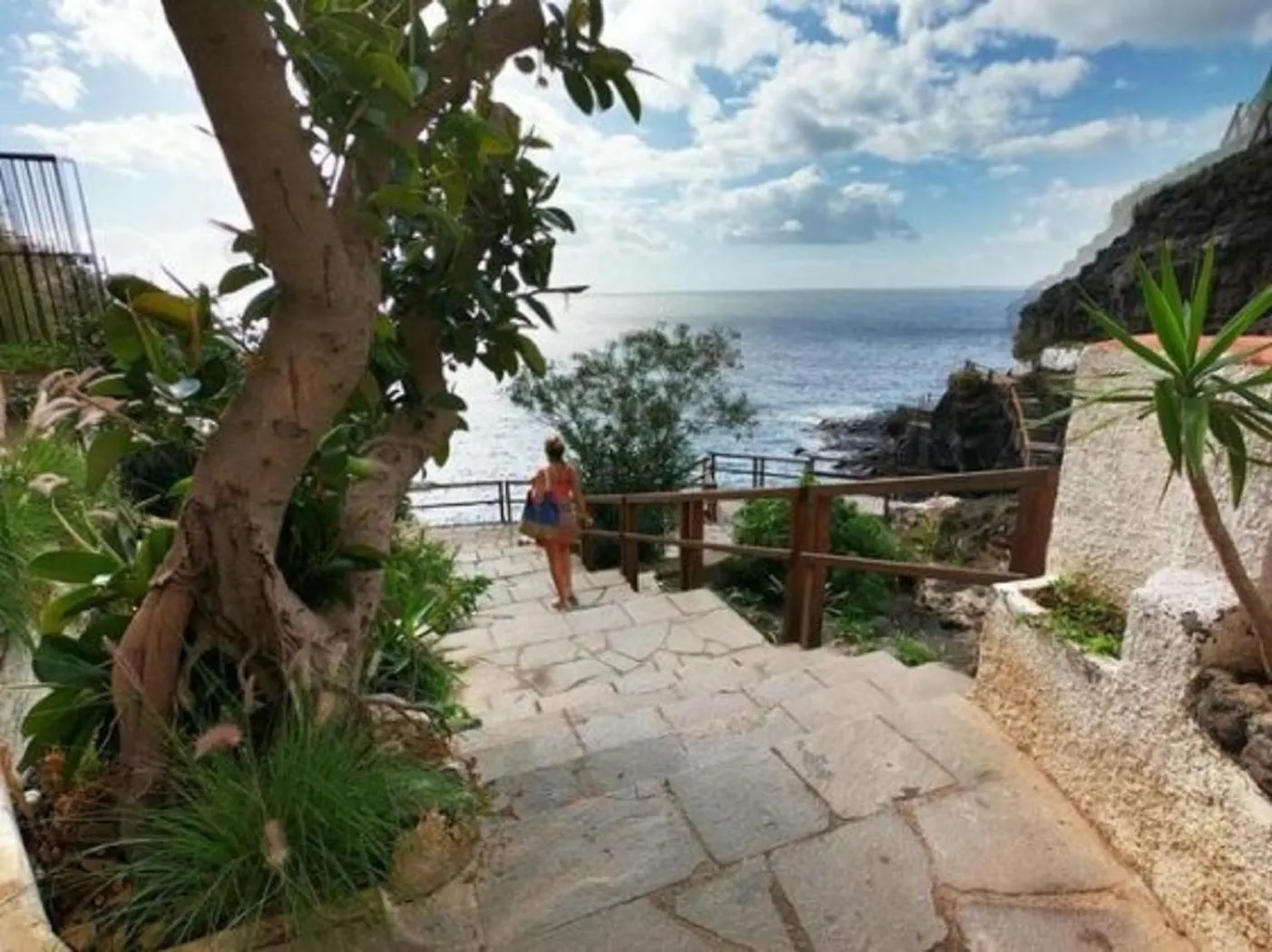 Home Radazul Beach Sea View & Wiffi Free Apartment